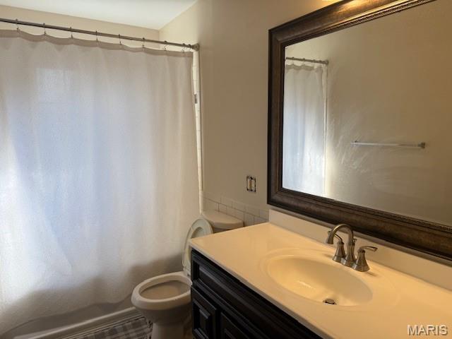 1496 Ville Rosa Ln, Hazelwood, MO 63042 - bathroom featuring vanity and shower / bath combo