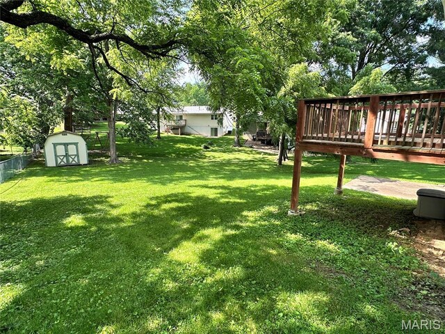807 Corey Ct, Wentzville, MO 63385 - view of yard with a wooden deck