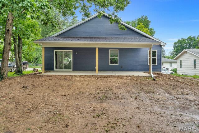 410 Roosevelt, Warrenton, MO 63383 - rear view of house with a patio