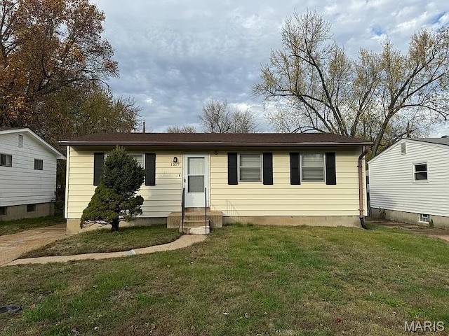 1217 Scott Ave, Saint Ferdinand Township, MO 63138 - single story home featuring entry steps and a front yard