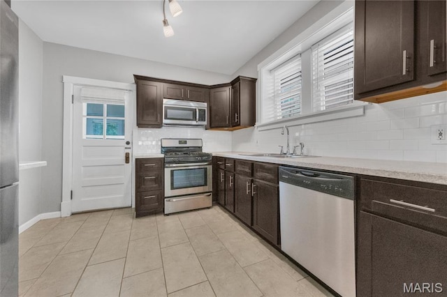 4064 Potomac St, Saint Louis, MO 63116 - photo 8