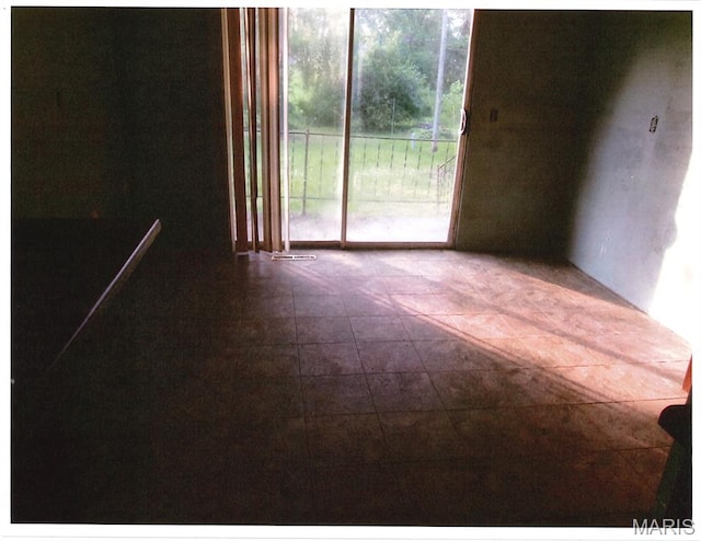33 Potomac Dr, Fairview Heights, IL 62208 - view of empty room