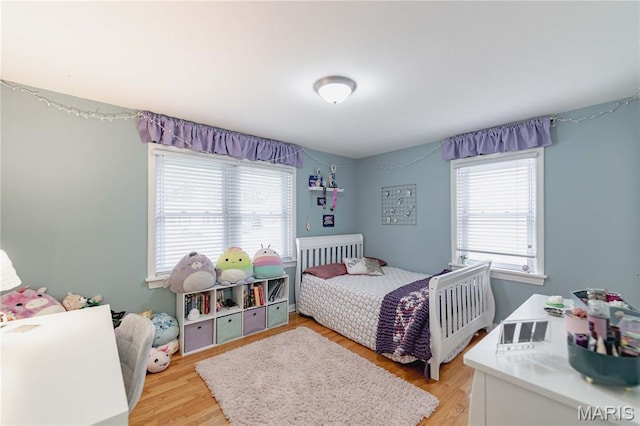 923 N Geyer Rd, Kirkwood, MO 63122 - bedroom featuring light wood finished floors