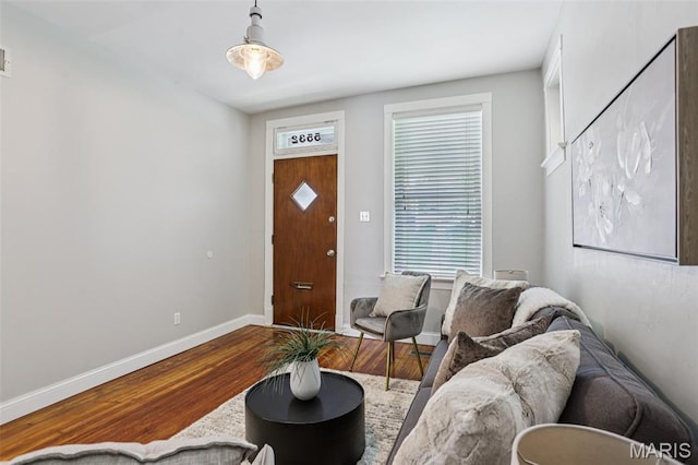 5532 Lansdowne Ave, Saint Louis, MO 63109 - living area with wood finished floors and baseboards