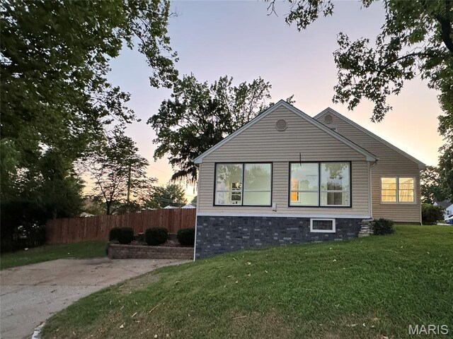1001 Pike St, Saint Charles, MO 63301 - view of side of property