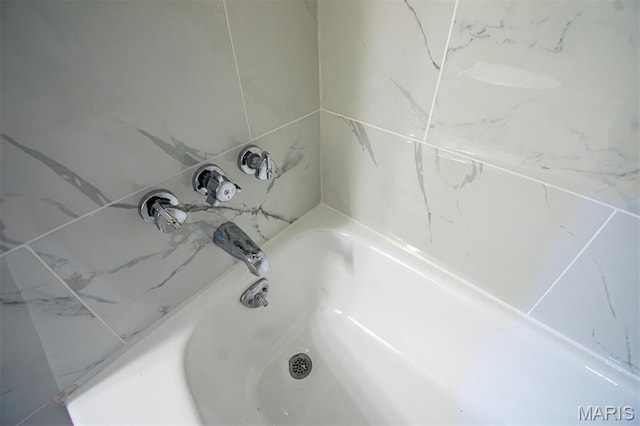 10344 Forest Brook Ln Unit C, Saint Louis, MO 63146 - bathroom view of a tub to relax in