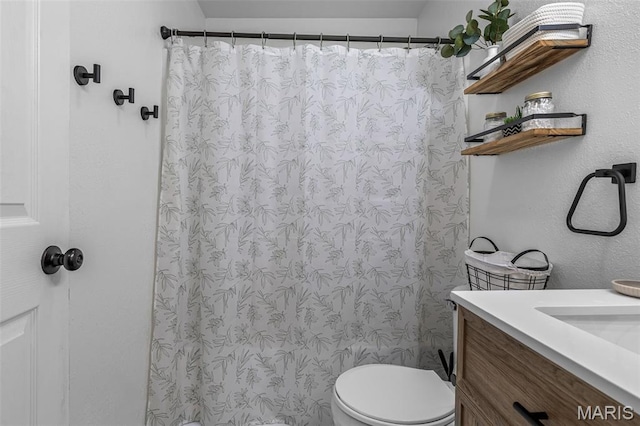 302 Bogy St, De Soto, MO 63020 - full bathroom with vanity and curtained shower