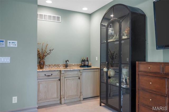 701 Crown Pointe Farms, Defiance, MO 63341 - indoor wet bar with recessed lighting