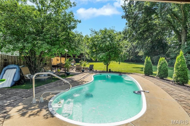 2466 State Road Ff, Eureka, MO 63025 - view of swimming pool featuring a patio area
