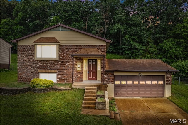 1658 Sparrow Point Ln, Fenton, MO 63026