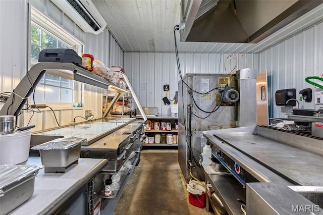 201 Houser St, Park Hills, MO 63601 - garage with a workshop area