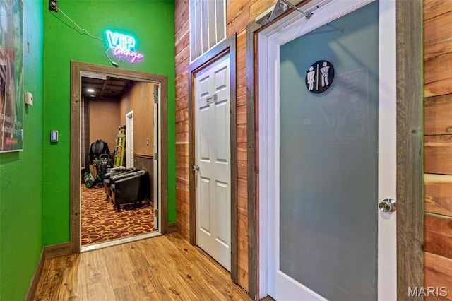 201 Houser St, Park Hills, MO 63601 - hall featuring light wood-type flooring and baseboards