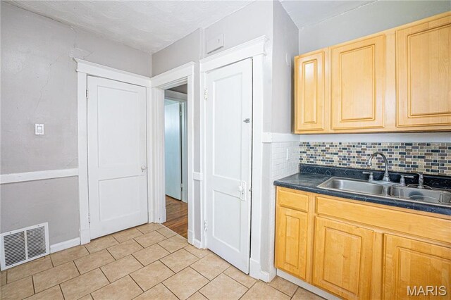1319 Woodland Dr, Saint Louis, MO 63117