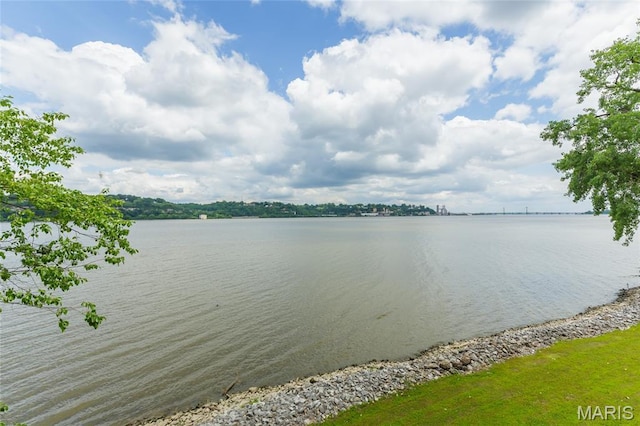 380 Yachtview Dr, West Alton, MO 63386 - water view