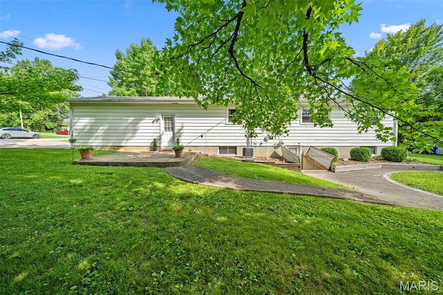 214 Hillcrest Dr, Elsberry, MO 63343 - photo 38