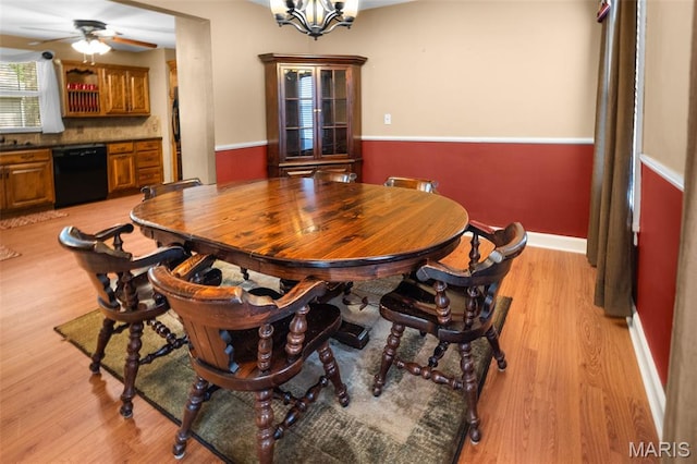 900 Danforth St, Alton, IL 62002 - dining area featuring light wood finished floors and a ceiling fan
