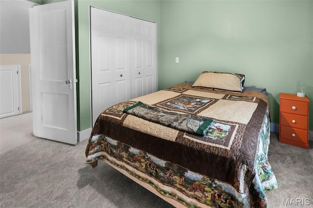 900 Danforth St, Alton, IL 62002 - bedroom with carpet and a closet
