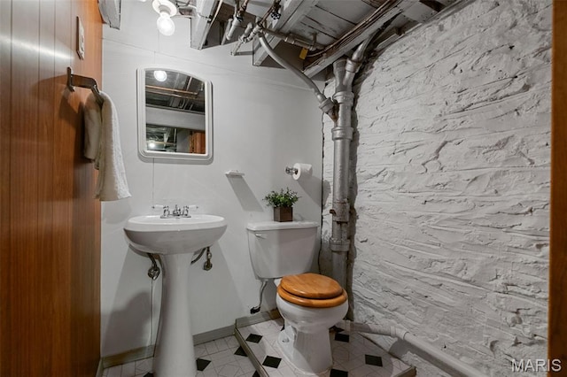 4950 Eichelberger St, Saint Louis, MO 63109 - bathroom with toilet and tile patterned flooring