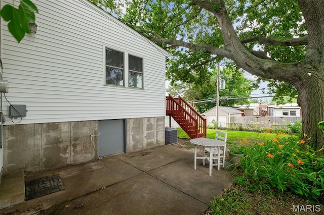 4950 Eichelberger St, Saint Louis, MO 63109 - view of patio / terrace with stairway