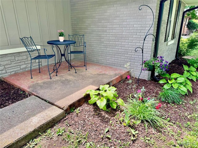 1311 W Line St, Palmyra, MO 63461 - view of patio with outdoor dining area