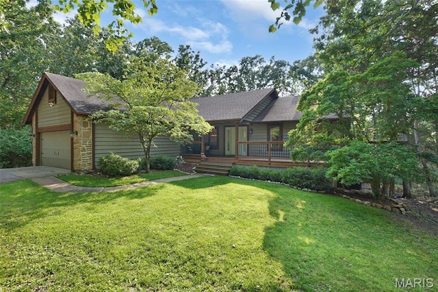 877 Red Fox Dr, Innsbrook, MO 63390 - view of front of property featuring roof with shingles, a front yard, and stone siding