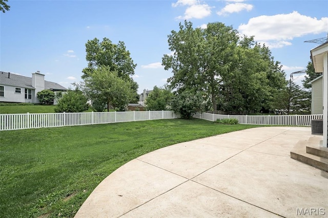 8 Dugout Ct, Ofallon, MO 63366 - fenced backyard featuring a patio area