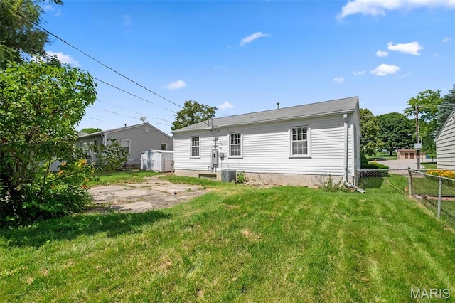 2490 Mullanphy Ln, Florissant, MO 63031 - back of property