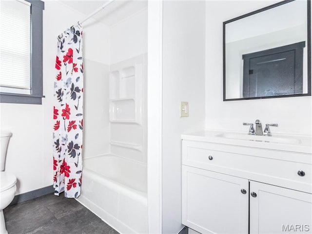 530 Poplar St, Highland, IL 62249 - bathroom featuring vanity and shower / tub combo with curtain