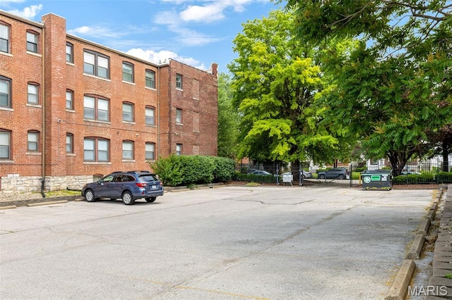 4220 Mcpherson Ave Unit 303, Saint Louis, MO 63108 - view of building exterior featuring uncovered parking