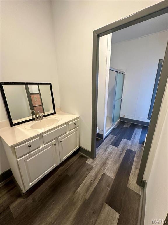 58798 Plevna Pl, Shelbyville, MO 63469 - hall featuring dark wood-type flooring and a sink