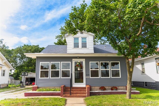 535 E Acton Ave, Wood River, IL 62095 - photo 1