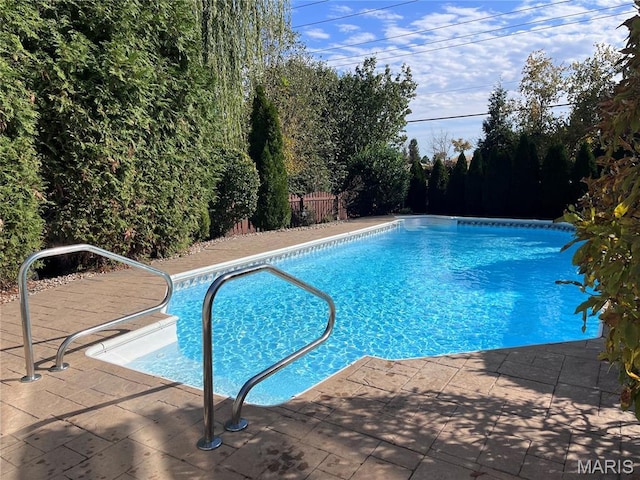 6 Wolverton Ct, Saint Charles, MO 63301 - view of outdoor pool