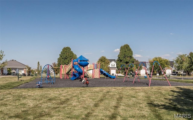 86 Homefield Square Ct, Ofallon, MO 63366 - community playground with a yard