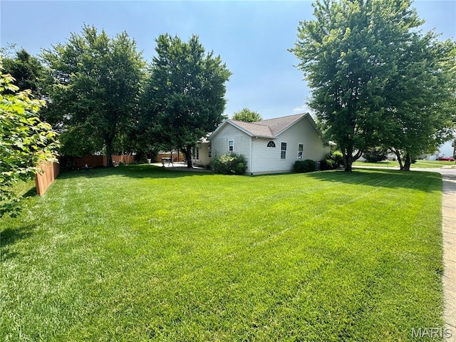 829 Clemson Ave, Fairview Heights, IL 62208 - view of yard