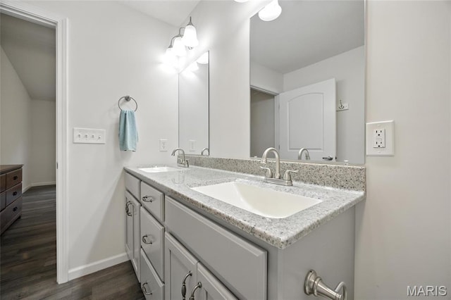 1575 Hickory Lndg, De Soto, MO 63020 - full bath with double vanity and wood finished floors