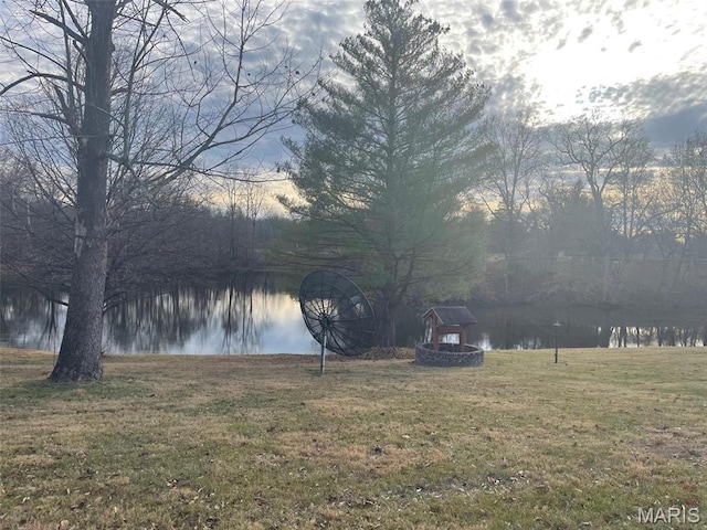 12746 Rolling Hills Dr, Trenton, IL 62293 - view of grassy yard featuring a water view