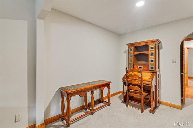 10 Rio Vista Dr, Frontier Township, MO 63303 - living area featuring arched walkways, light carpet, and recessed lighting