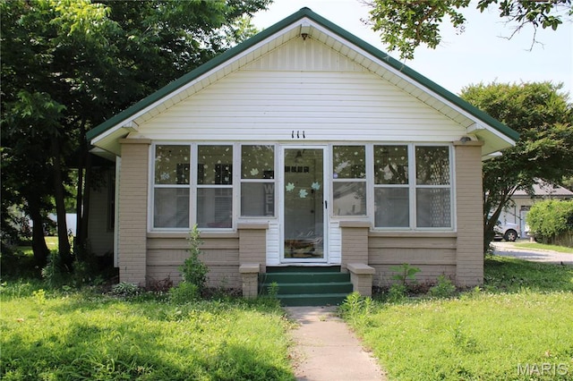 111 W Broadway St, Hayti, MO 63851 - bungalow featuring entry steps