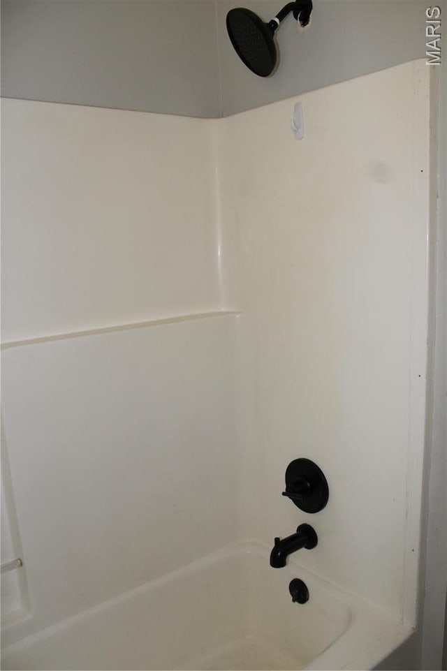 111 W Broadway St, Hayti, MO 63851 - bathroom view of washtub / shower combination