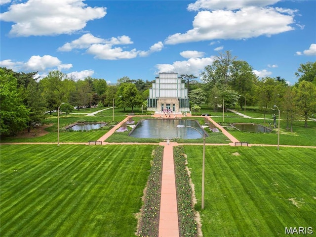 4100 Forest Park Ave Unit 322, Saint Louis, MO 63108 - view of community featuring a lawn and a water view