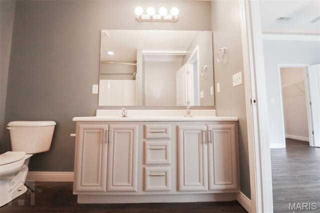 278 Settlers Pass, Waynesville, MO 65583 - full bath with double vanity and wood finished floors