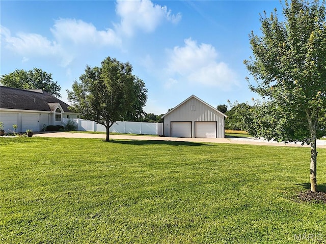 1408 Elm Tree Rd, Troy, MO 63379 - view of yard featuring a detached garage