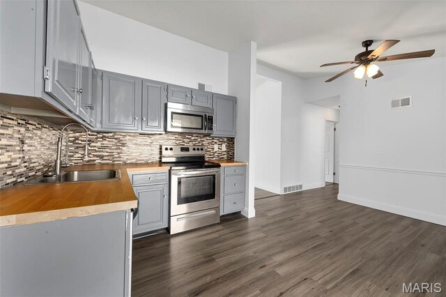 965 Cheyenne Dr, Florissant, MO 63033