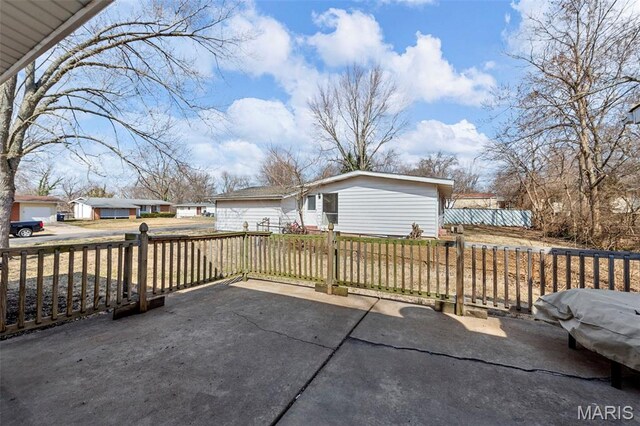 965 Cheyenne Dr, Florissant, MO 63033