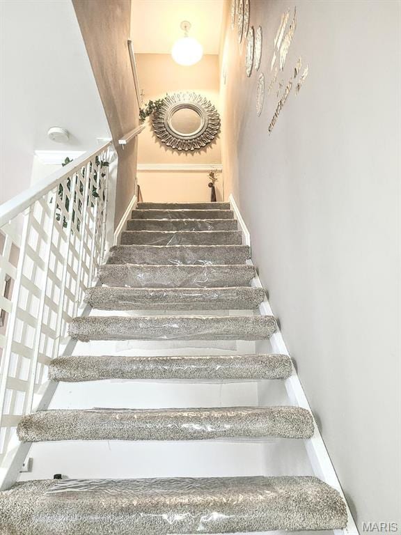 7540 Hazelcrest Dr, Hazelwood, MO 63042 - view of stairs