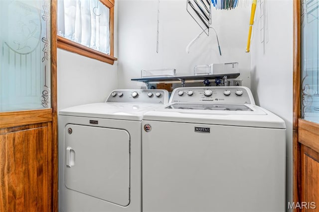 715 S A St, Farmington, MO 63640 - washroom featuring washer and dryer