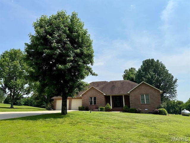 17138 E Cedar Hills Dr, Dexter, MO 63841 - ranch-style house featuring driveway, brick siding, and a front lawn