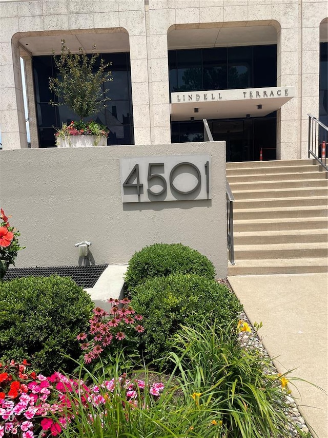 4501 Lindell Blvd Unit 9A, Saint Louis, MO 63108 - view of community / neighborhood sign