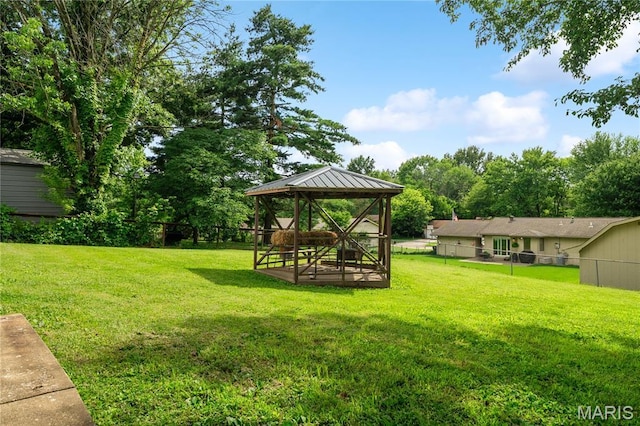 1939 Grandview Dr, Cape Girardeau, MO 63701 - view of yard with a gazebo