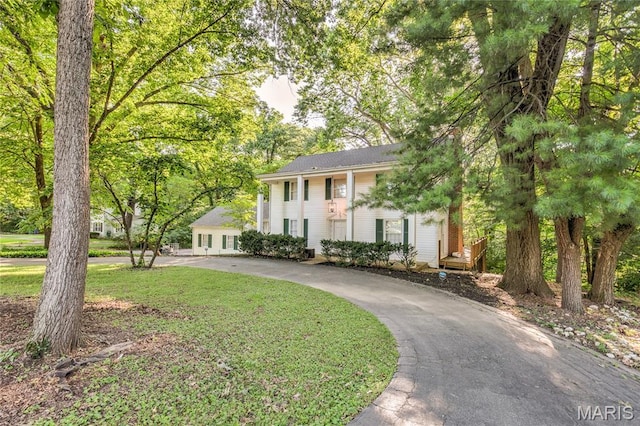 67 Kings Dr, Florissant, MO 63034 - view of front of house featuring a front lawn
